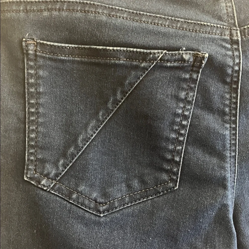 Women's Size 10 Mid Rise Lee Riders Bermuda Shorts - Picture 3 of 9